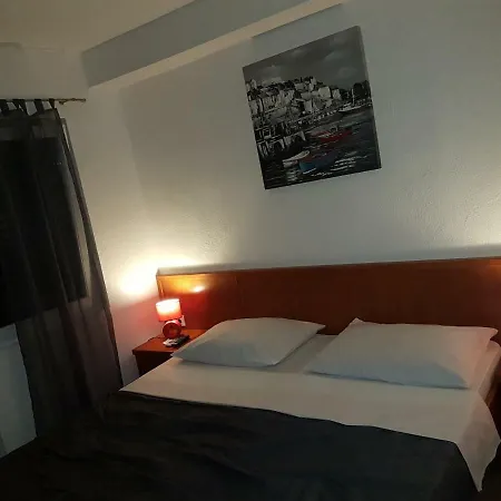 Apartament Aracic *